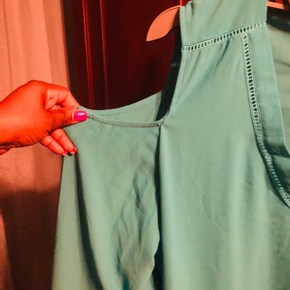 Cold Shoulder Blouse - Picture 3 of 4